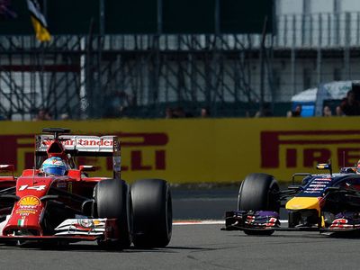 Formula 1'de Britanya Yarışında Korkutan Kaza!