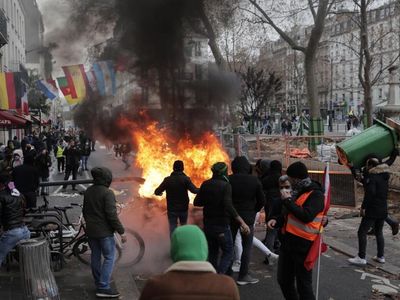 Fransa'da PKK yandaşlarından kanlı protesto: Charles de Gaulle Havalimanı karıştı!