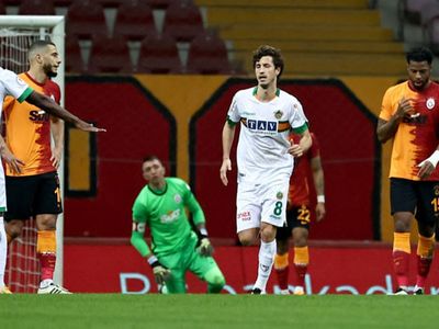 Galatasaray'a Kendi Sahasında Alanyaspor Şoku!
