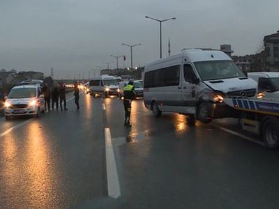 Gaziosmanpaşa'da Zincirleme Trafik Kazası Kamerada