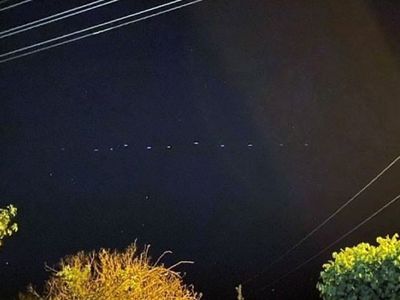 Gökyüzünde Görülen Esrarengiz Sıralı Işıklar Merak Konusu Oldu