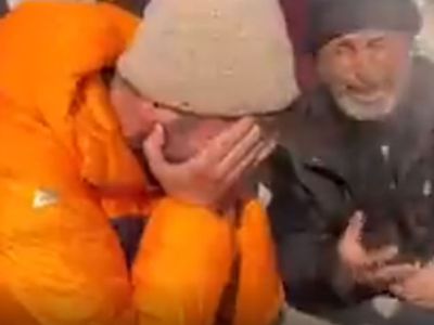 Gözyaşları içinde anlattı: Depremzedenin sözleri herkesi ağlattı! Sen de hiç mi insanlık yok