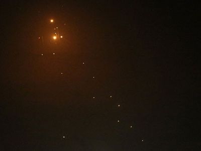 Hamas, İşgalci İsrail'in Saldırısına Karşı 130 Roket Attı