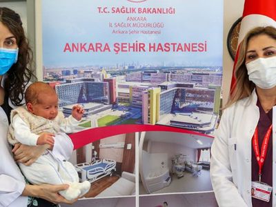 Hamileyken Aşılanan Doktorun Bebeği Antikorlu Doğdu