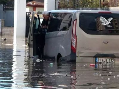 Hatay'da sel felaketi! Deprem bölgesinde çok sayıda ev ve iş yeri sular altında kaldı