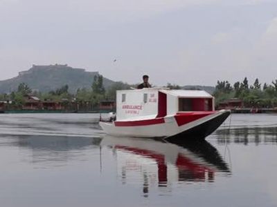 Hindistan’da Koronavirüs Hastaları İçin Yüzen Ambulans Yaptı