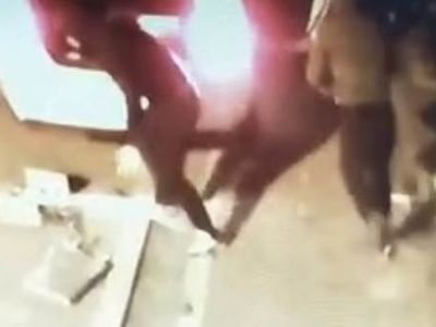 İstanbul'da Sakar Soyguncuların Dikkat Çeken Halleri Görüntülendi