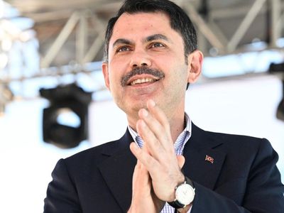İBB Başkan Adayı Murat Kurum ‘‘Seven ne yapmaz’’ şarkısıyla oylara talip oldu!