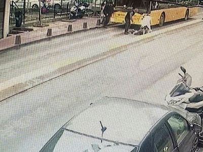 İşe Geç Kalma Telaşıyla Yola Atladı: İETT Otobüsüne Çarptı