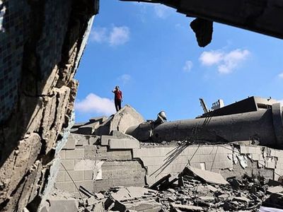 İsrail Gazze’deki Camileri Vurdu