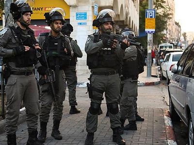 İsrail Polisi Filistinli Kadını Feci Şekilde Dövdü