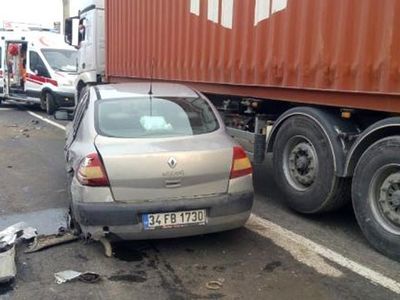 İstanbul-Tekirdağ Yolunda Zincirleme Kaza Oldu