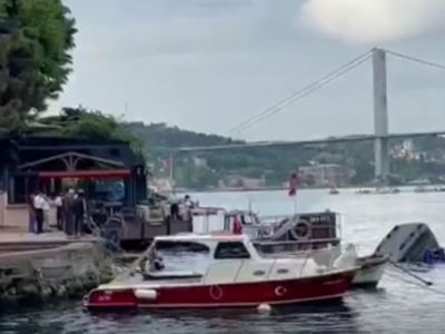 İstanbul Üsküdar'da Ticari Araç Denize Düştü!