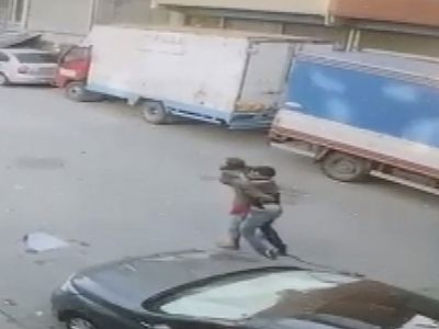 İstanbul'da Bıçaklanan Gencin İmdadına Amcası Koştu