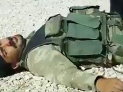 Tüyleri Diken Diken Eden Bayrak İndirme Sahnesi
