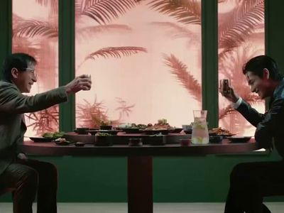 Jackie Chan, BTS grubu üyesi Kim Taehyung ile bir araya gelerek klip çekti!