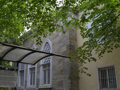 Kadıköy'de Camiyi Yakmaya Çalışan Şüpheliyi Arama Çalışmaları Sürüyor
