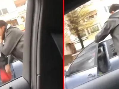 Kadıköy’de Kendisini Sıkıştırdığını İddia Eden Sürücüye Kaskıyla Saldırdı