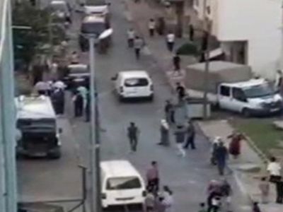 Kız kaçırma mevzusu ortalığı savaş alanına çevirdi! Arnavutköy'de iki aile arasında skandal kavga!