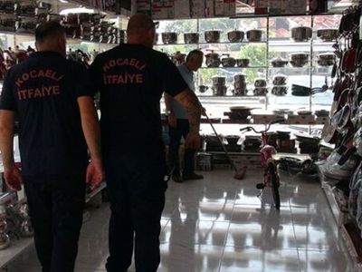 Kocaeli'nde Bir Dükkan Sahibi Deprem Oluyor Sandı, Gerçekler Farklı Çıktı