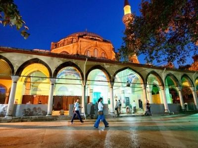 Kocaeli’nde Camide Çirkin Hareket, Sadaka Kutusu Çalındı