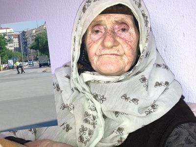 Konya'da Fedakar Polis Karşıya Geçemeye Çalışan 100 Yaşındaki Kadının Yardımına Koştu