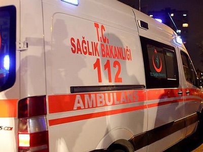 Konya’da Otomobil Refüjdeki Yayaya Çarptı
