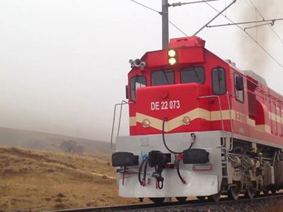 Makinist Treni Durdurup Alışveriş Yapmaya Gitti