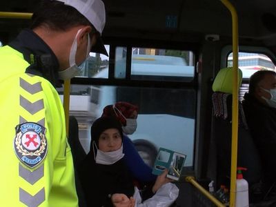 Maltepe'de Maske Takmayan Kadın Ceza Makbuzunu Yırttı