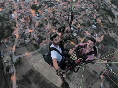 Manisa'da Gökyüzünde Tavla Keyfi Yağan Pilotlar Sosyal Medyada İlgiye Uğradı