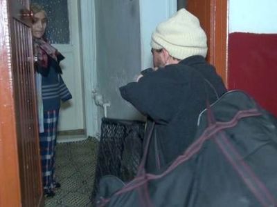 Erzurum'da Engelli Vatandaş Sokakta Tezgah Açarak Ev Aldı