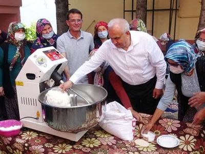 Mersin’de Emekçi Kadınlara Kolaylık Geldi! Yörük Kadınları Hamur Yoğurma Makinesiyle Tanıştı