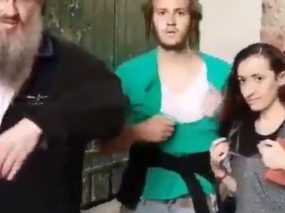 Mescid-i Aksa'ya Girmek İsteyen Yahudilerin ''Saldırıya Uğradık'' Oyunu