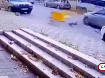 Otomobil ve Motosiklet Burun Buruna Çarpıştı! O Anlar Kamerada