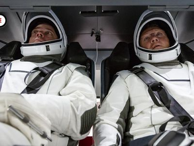 NASA ve SpaceX Astronotları 6 Ay Sonra Dünya'ya Geri Döndü