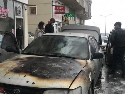 Nevşehir'de Alev Alan Araçtan Son Anda Kurtuldular