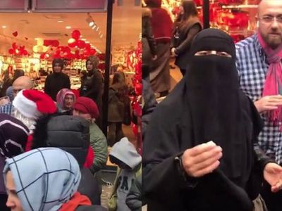 ABD'de Noel Ağacını Görüntüleyenler Önlemleri Çiğnendi!