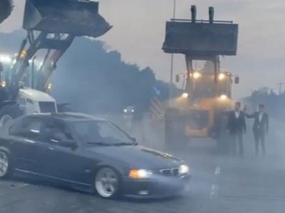 Ordu’da Şehir Magandaları İş Makinalarıyla Yolu Kapatıp Drift Yaptı