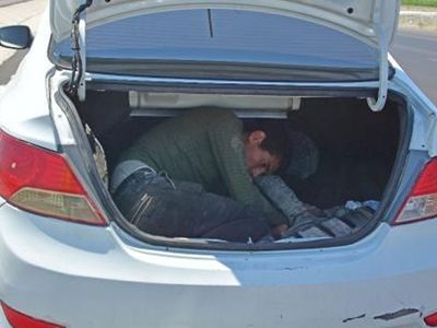Polisin Dur İhtarına Uymayan Aracın İçinden 10 Suriyeli Göçmen Çıktı