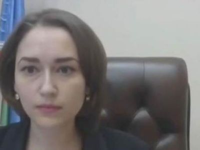 Rus Bakanın Dekoltesi Gündem Oldu!