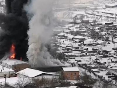 Rusya'da Tarihi Fabrikada Yangın