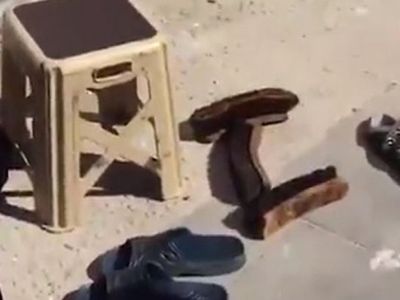 Zabıtalar Tarafından Sandığına El Konulan Ayakkabı Boyacısı