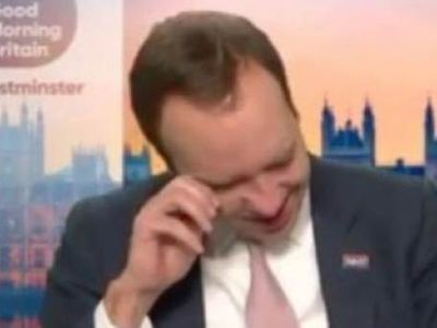 İngiltere Sağlık Bakanı Matt Hancock Canlı Yayında Ağladı