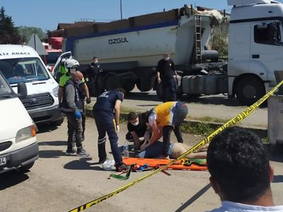 Samsun’da Kaza Yapan Araç Kaldırımda Yürüyen Çifte Çarptı