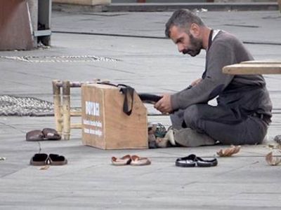 Sokağa Çıkma Yasağını Duymayan Boyacı Müşteri Bekledi