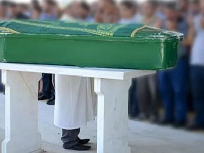 Sosyal medyayı karıştıran video: Ölü adamın üzerine çıkıp dans etti