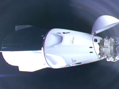 Tarihi an: İlk Türk astronot Gezeravcı'yı taşıyan uzay aracı, Uluslararası Uzay İstasyonu'na kenetlendi!