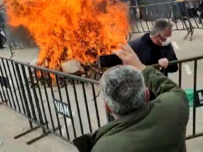Van'da 'Apo' Sloganı Atarak Yaktıkları Nevruz Ateşi Sonları Oluyordu