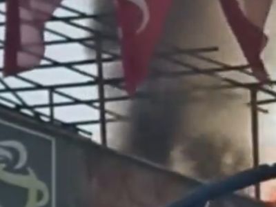 Van'da korkutan yangın: Çatı katı alev alev yandı