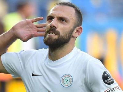 Vedat Muriqi'in Eşinden Sarı Lacivertlileri Heyecanlandıran Paylaşım